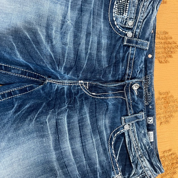 Miss Me midrise boot, cut jeans - Picture 3 of 11